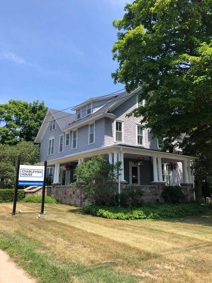 Charlevoix House Bed & Breakfast エクステリア 写真