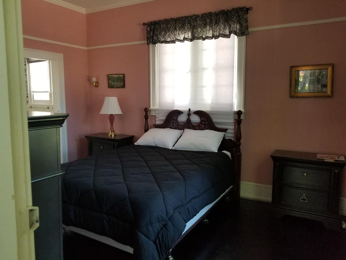 Charlevoix House Bed & Breakfast エクステリア 写真