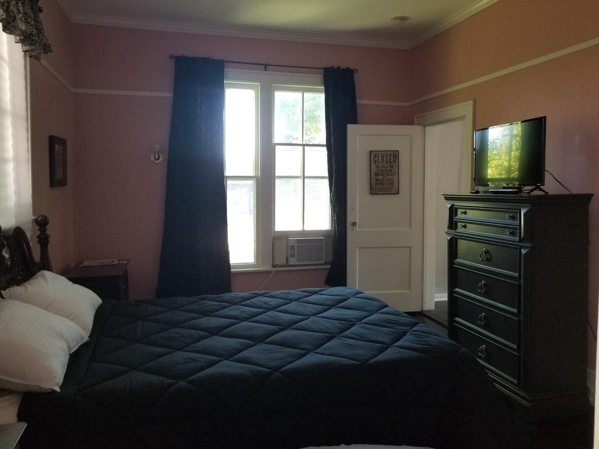 Charlevoix House Bed & Breakfast エクステリア 写真