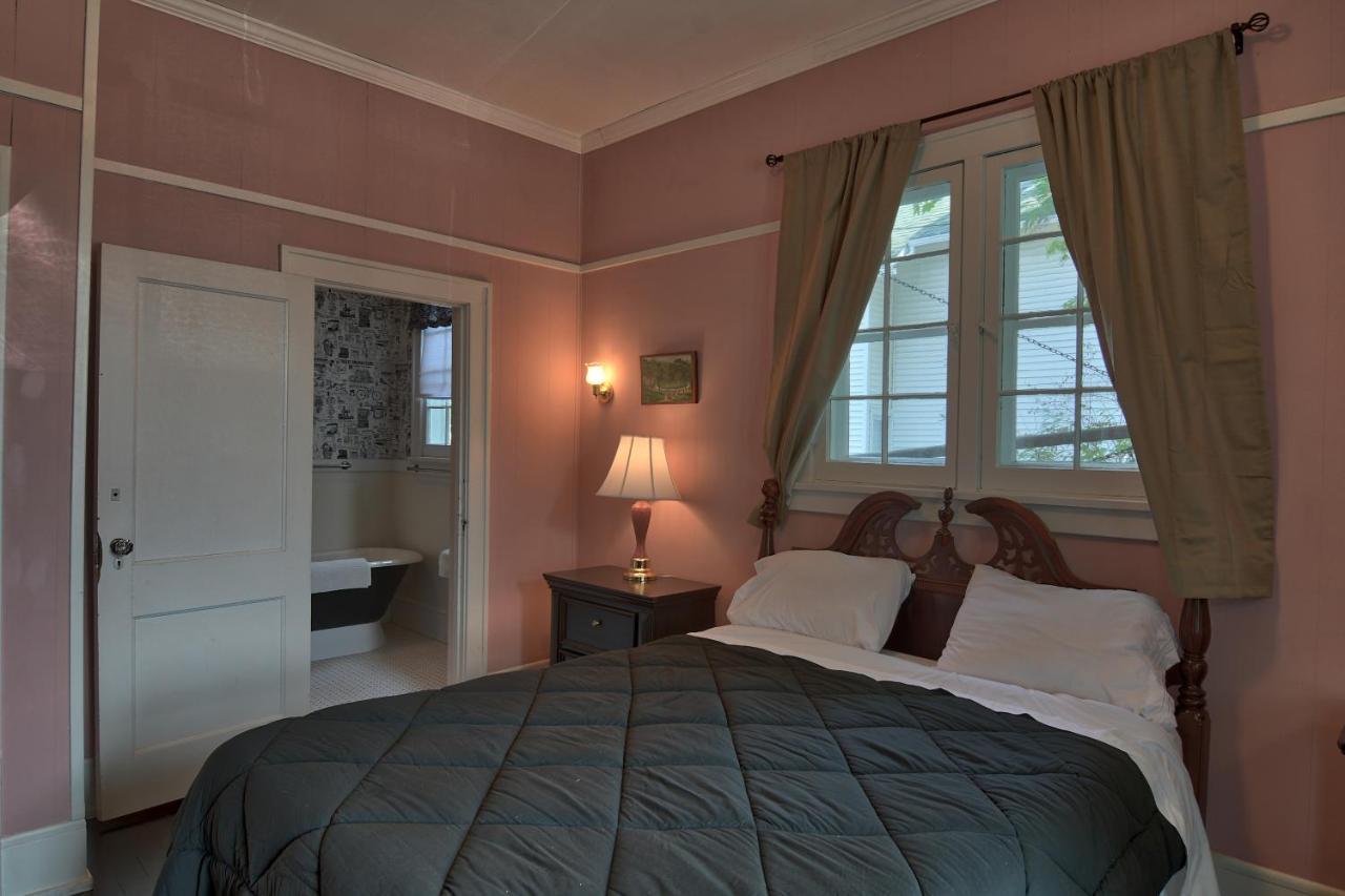 Charlevoix House Bed & Breakfast エクステリア 写真