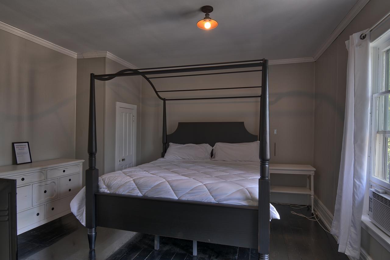 Charlevoix House Bed & Breakfast エクステリア 写真