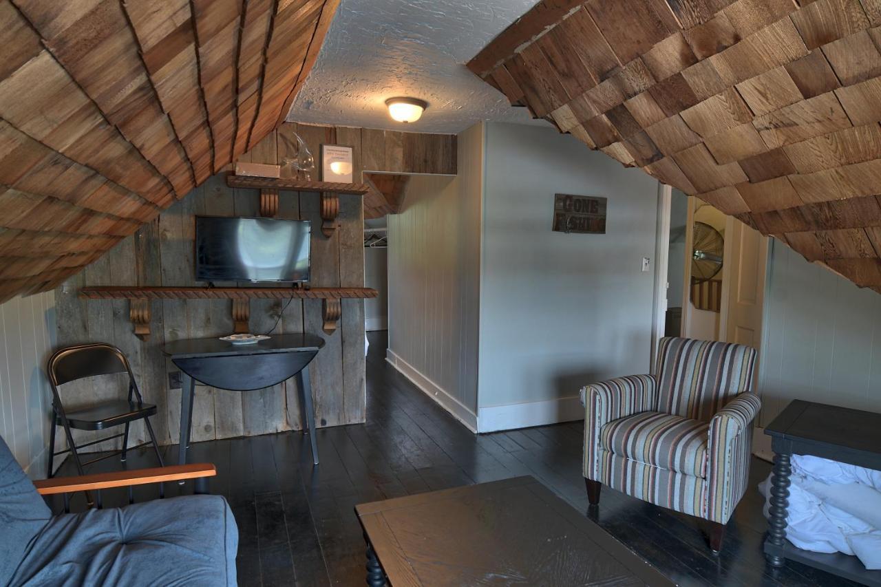 Charlevoix House Bed & Breakfast エクステリア 写真